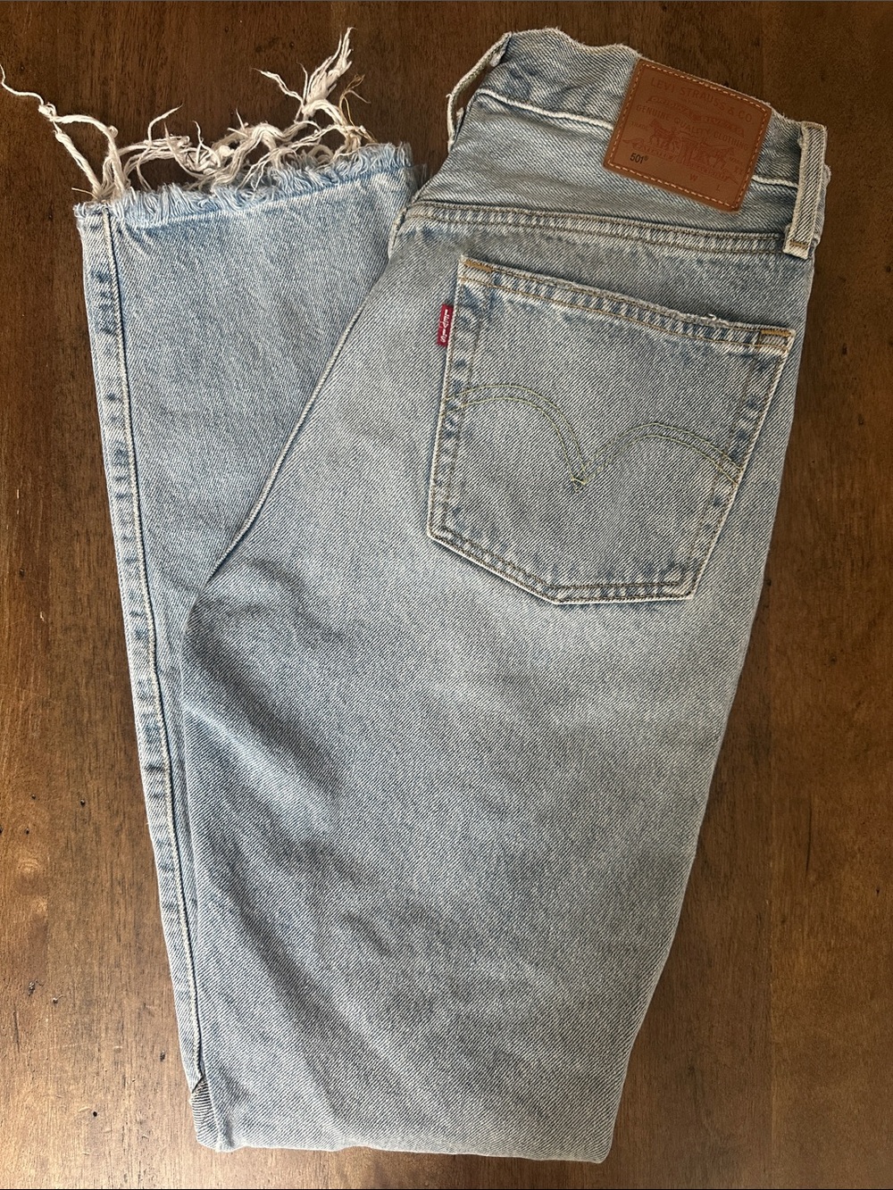 Levi's Women’s Light Blue Distressed 501 Jeans Size 27 - Picture 2 of 13
